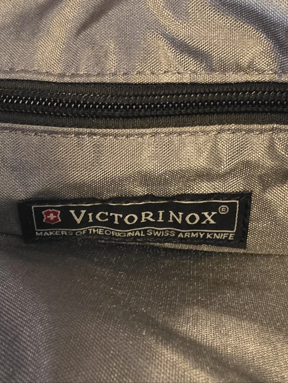 Victorinox Mobilizer NXT 4.0 Large Canvas Tote Bag - Red & Black EUC